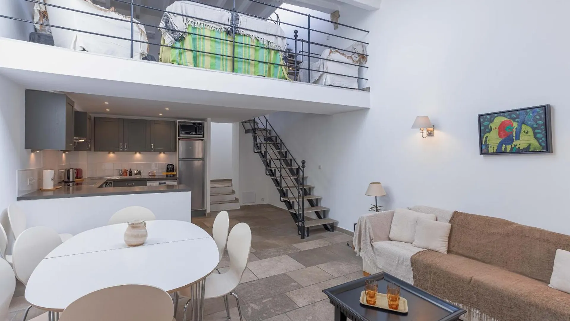 Apartament Maison Julia- Triplex Avec Rooftop Terrasse Vue Sur Mer Et Cathedrale, 10 Mins A Pieds Du Palais Et Plages Cannes
